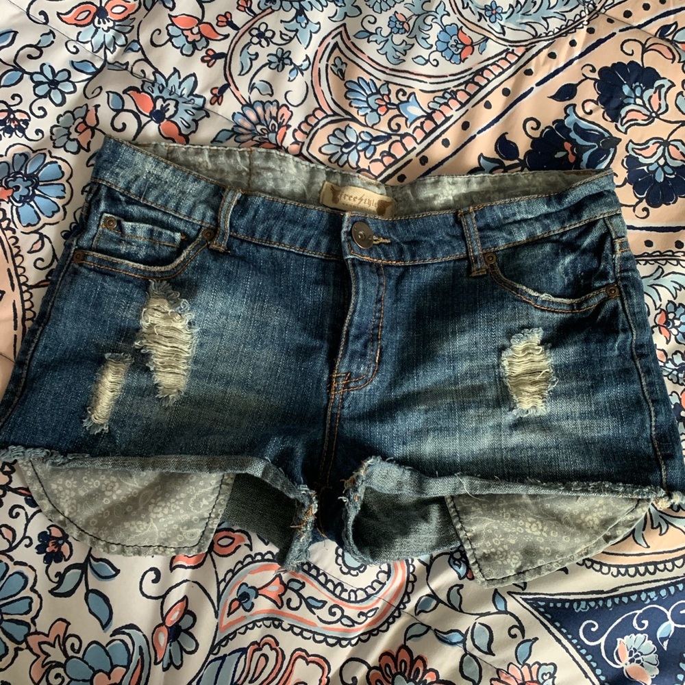 Low rise shorts